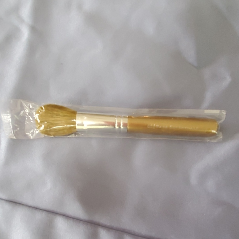 Bare Minerals tapered blush brush